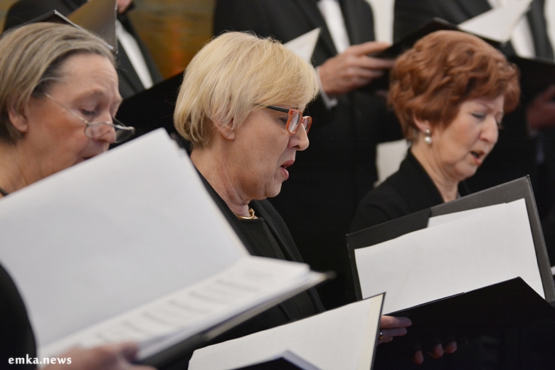 Kolędnicy w Zamku na wodzie w Wojnowicach