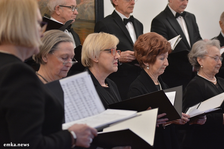 Kolędnicy w Zamku na wodzie w Wojnowicach