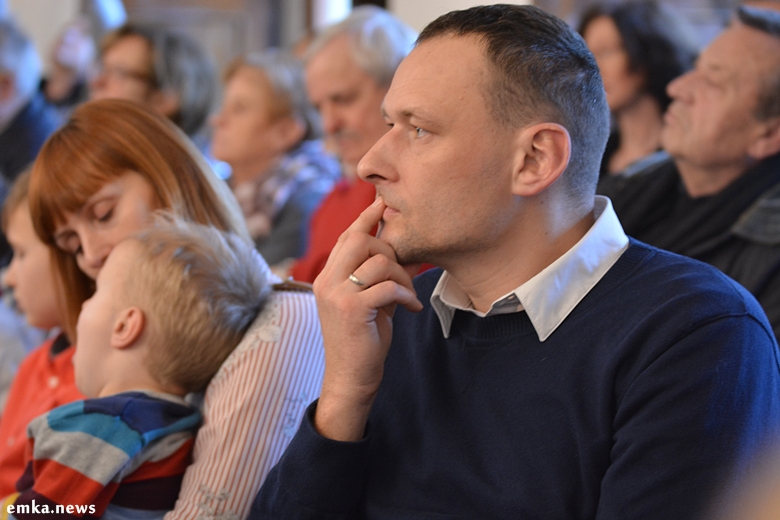 Kolędnicy w Zamku na wodzie w Wojnowicach