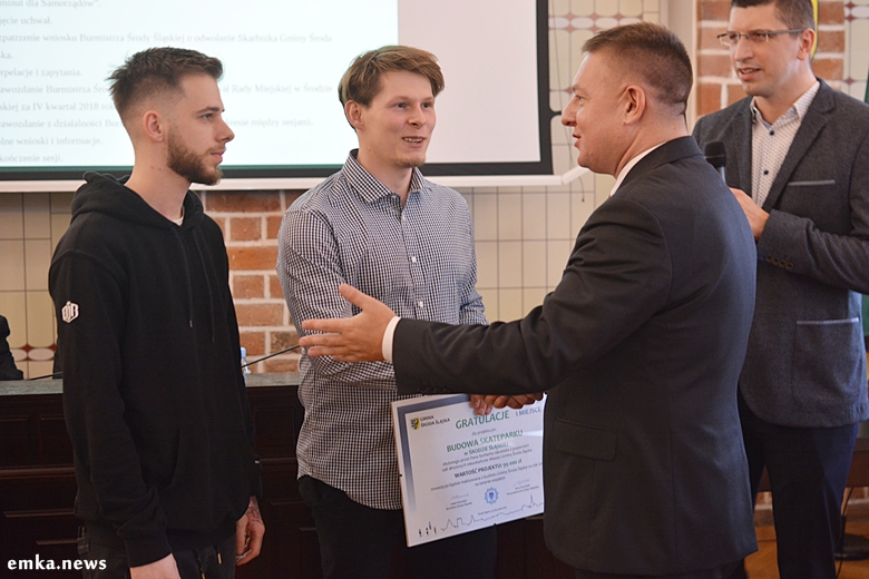 Wręczenie dyplomów dla autorów projektów