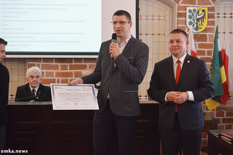 Wręczenie dyplomów dla autorów projektów