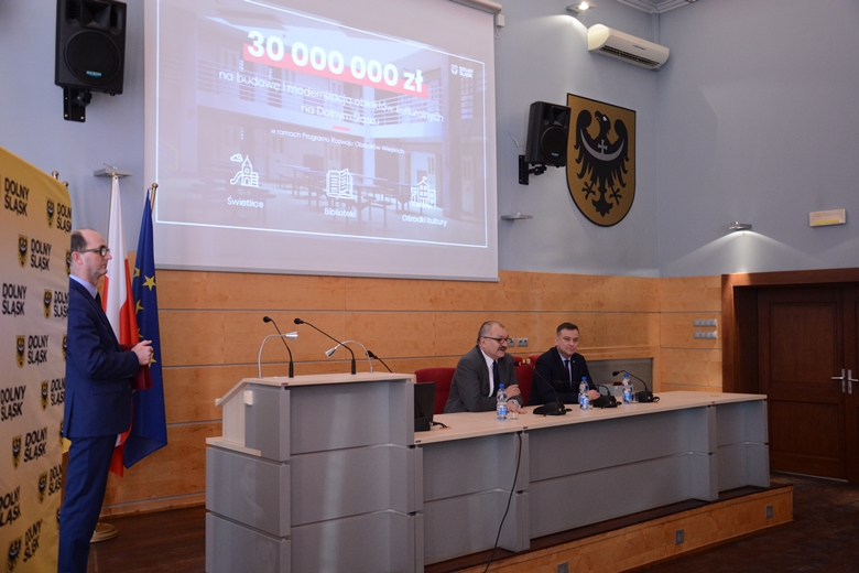 Przekazanie promes dla beneficjentów