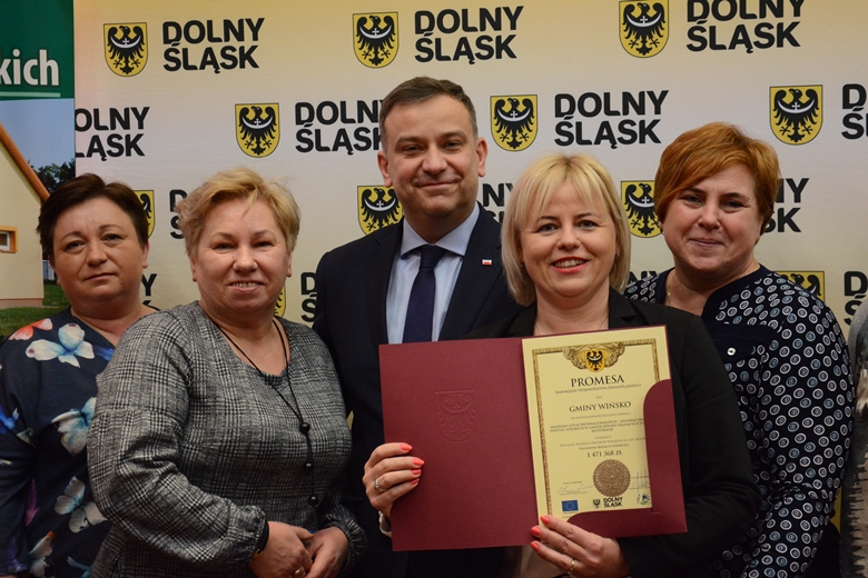 Przekazanie promes dla beneficjentów