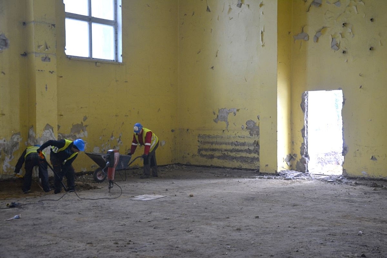 Plac budowy Centrum Kultury Alternatywnej w Środzie Śląskiej