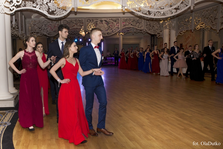 Bal studniówkowy średzkiego liceum