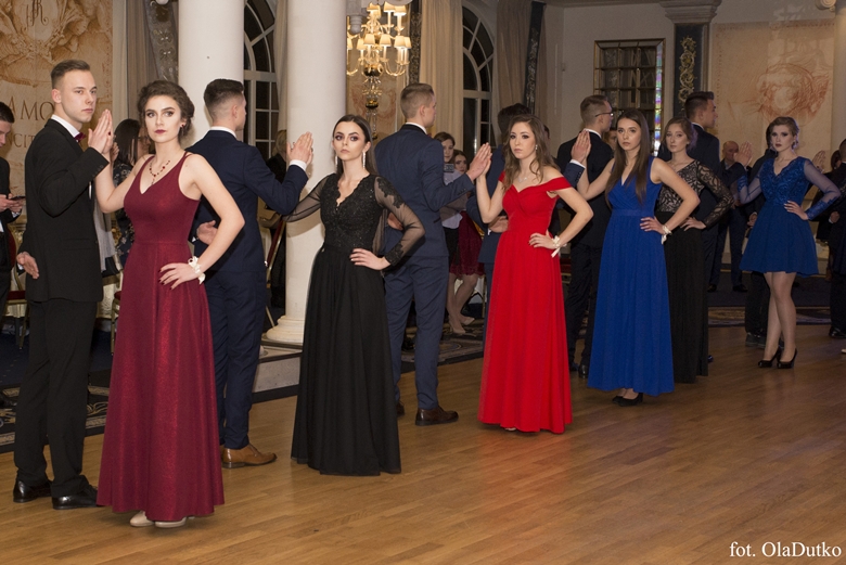 Bal studniówkowy średzkiego liceum