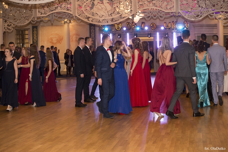 Bal studniówkowy średzkiego liceum