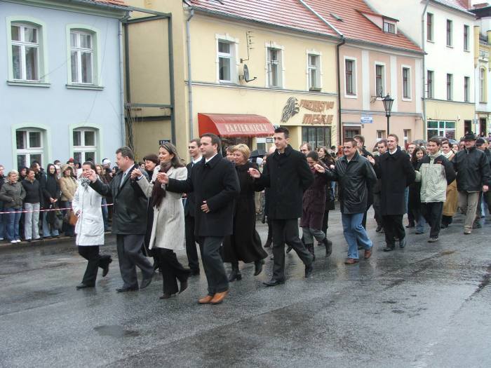 Polonez dla Rolanda na przestrzeni lat