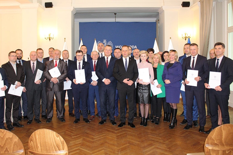 Odebranie promesy od wojewody