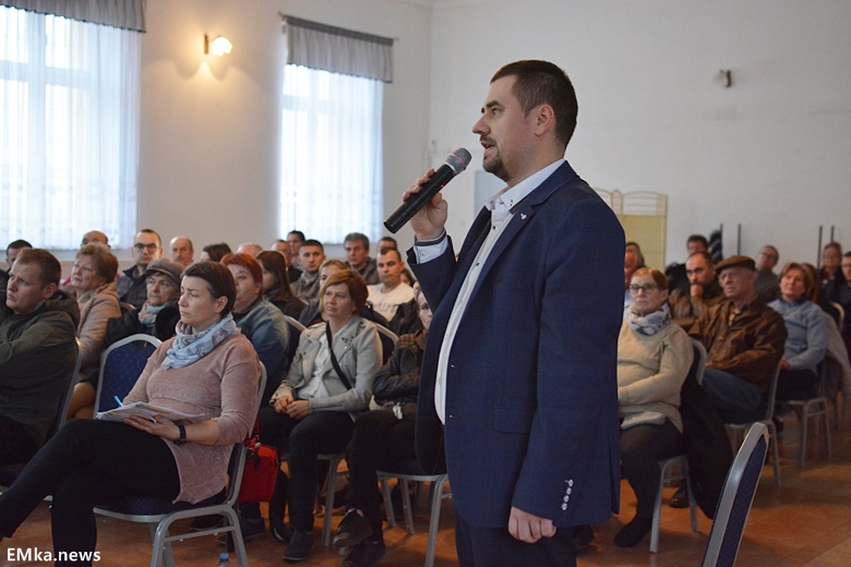 Spotkanie mieszkańców z przedstawicielami firmy