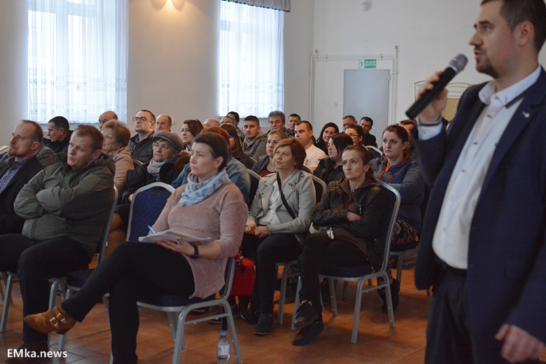 Spotkanie mieszkańców z przedstawicielami firmy