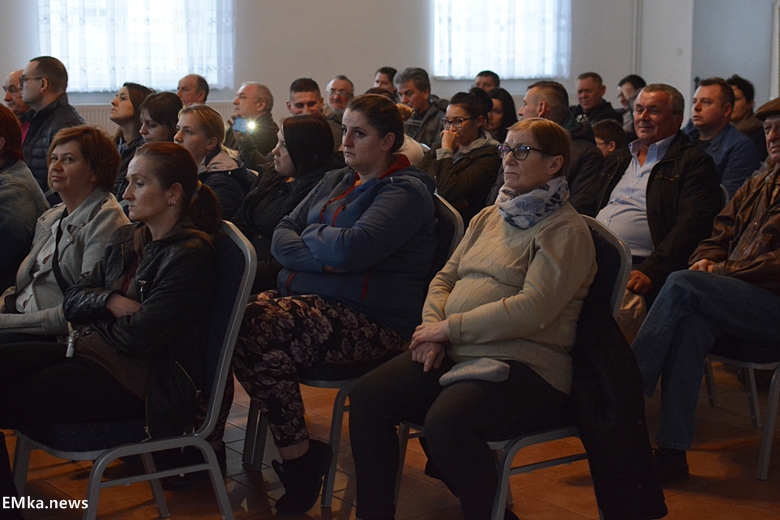 Spotkanie mieszkańców z przedstawicielami firmy