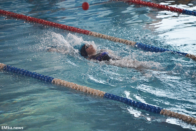 Mistrzostwa na średzkim basenie