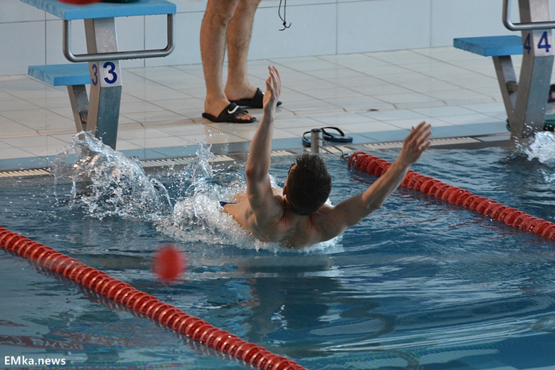 Mistrzostwa na średzkim basenie