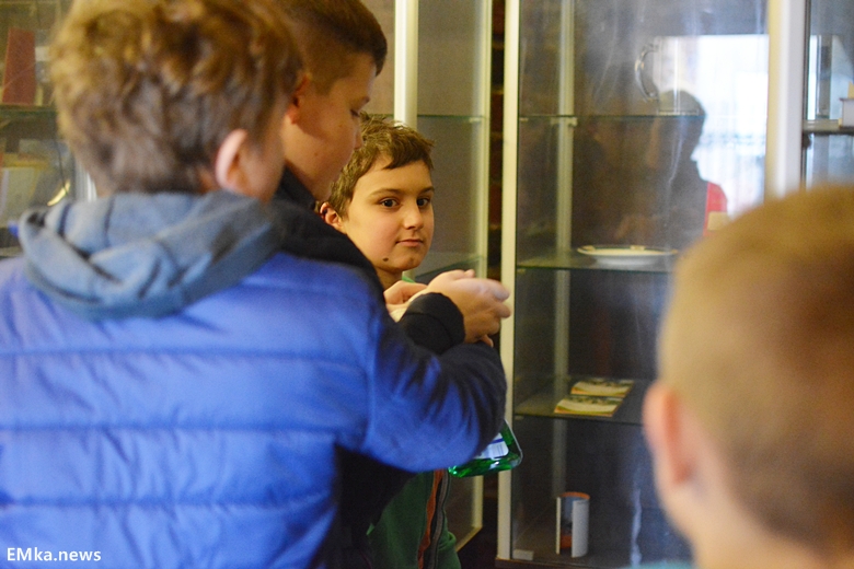 Harcerze wysprzątali wieżę widokową w Środzie Śląskiej