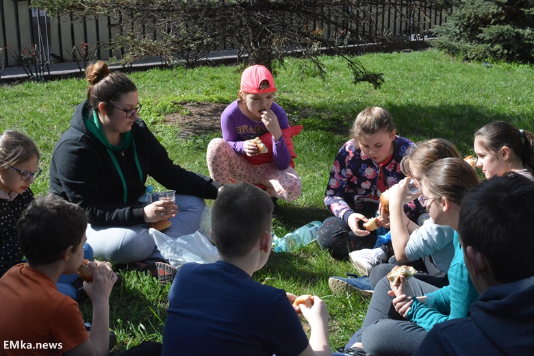 Harcerze wysprzątali wieżę widokową w Środzie Śląskiej