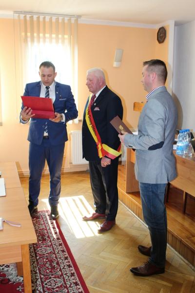 Wręczenie tytułu radnemu Bolesławowi Stachurskiemu