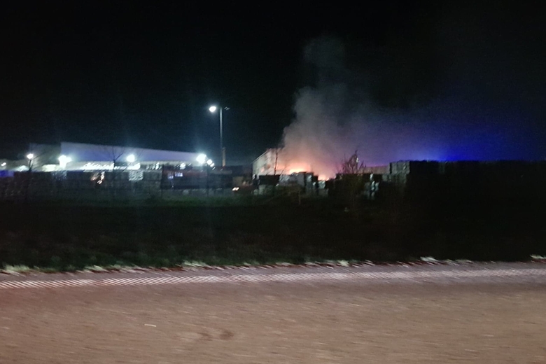 Pożar na terenie zakładu koło Środy Śląskiej