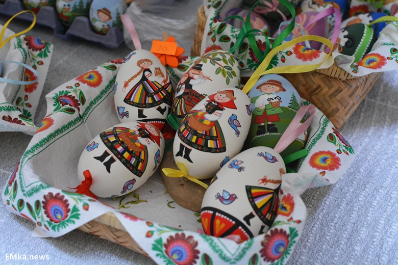 Jarmark Wielkanocny na dziedzińcu muzeum