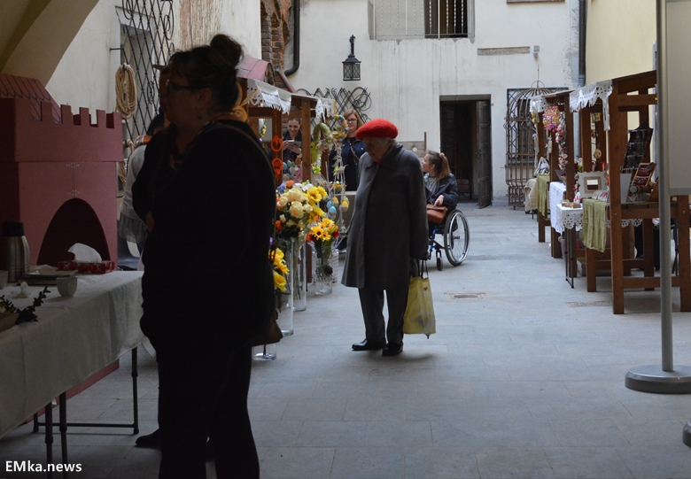 Jarmark Wielkanocny na dziedzińcu muzeum