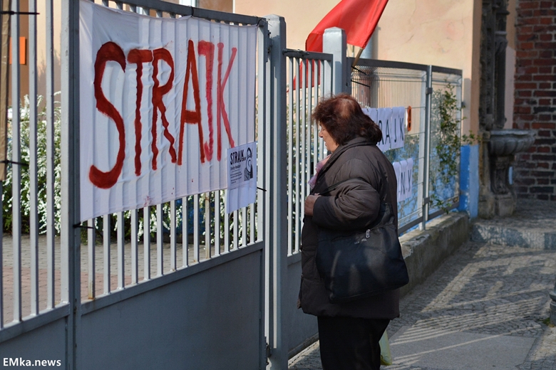 Kolejny dzień strajku nauczycieli w powiecie średzkim