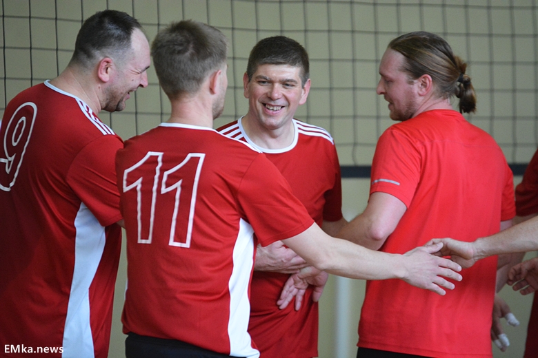 Sobotni turniej siatkówki w Środzie Śląskiej