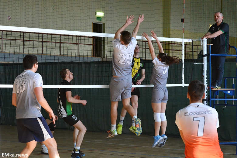 Sobotni turniej siatkówki w Środzie Śląskiej