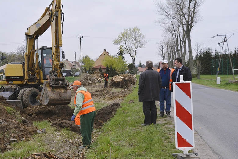 Trwa przebudowa drogi w gminie Udanin