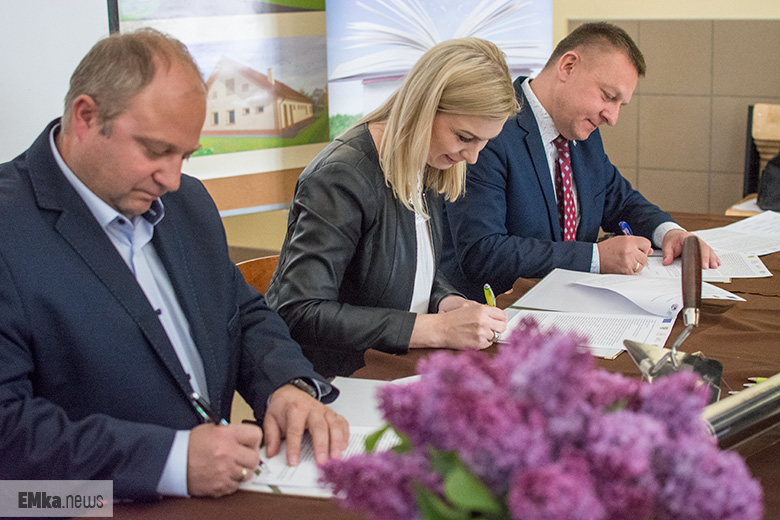 Uroczyste podpisanie umowy i aktu erekcyjnego pod budowę