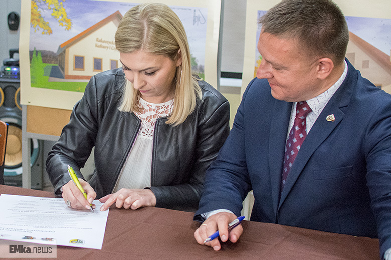 Uroczyste podpisanie umowy i aktu erekcyjnego pod budowę