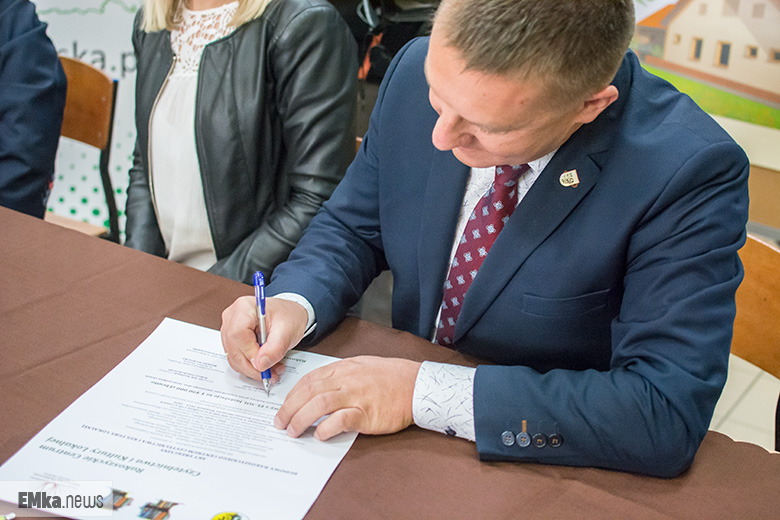 Uroczyste podpisanie umowy i aktu erekcyjnego pod budowę