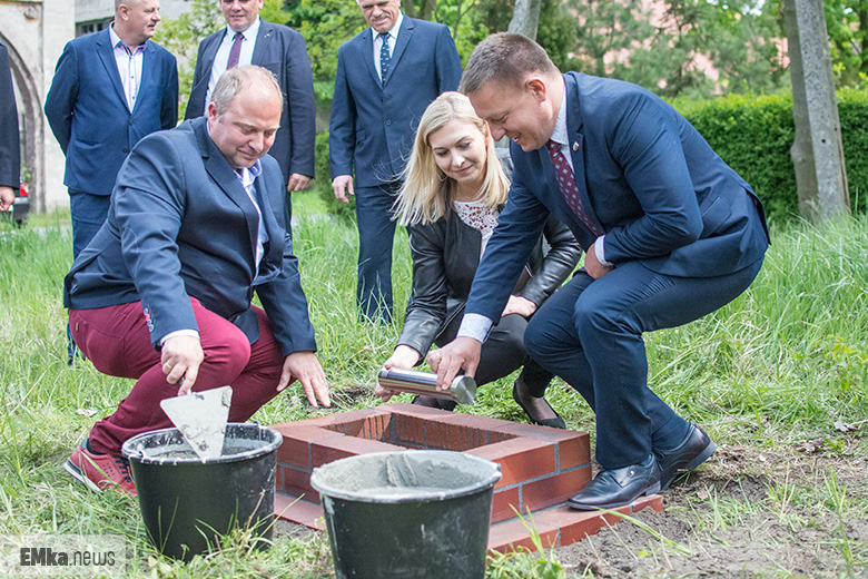 Uroczyste podpisanie umowy i aktu erekcyjnego pod budowę