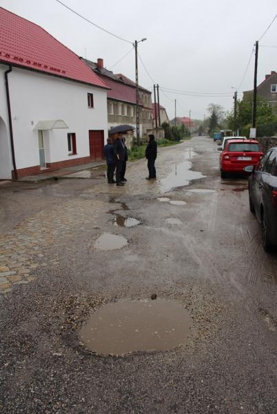 Podpisanie umowy i przekazanie placu budowy.