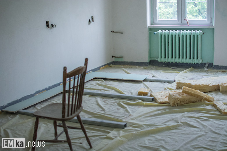 Wnętrza budynku po szpitalu w Środzie Śląskiej