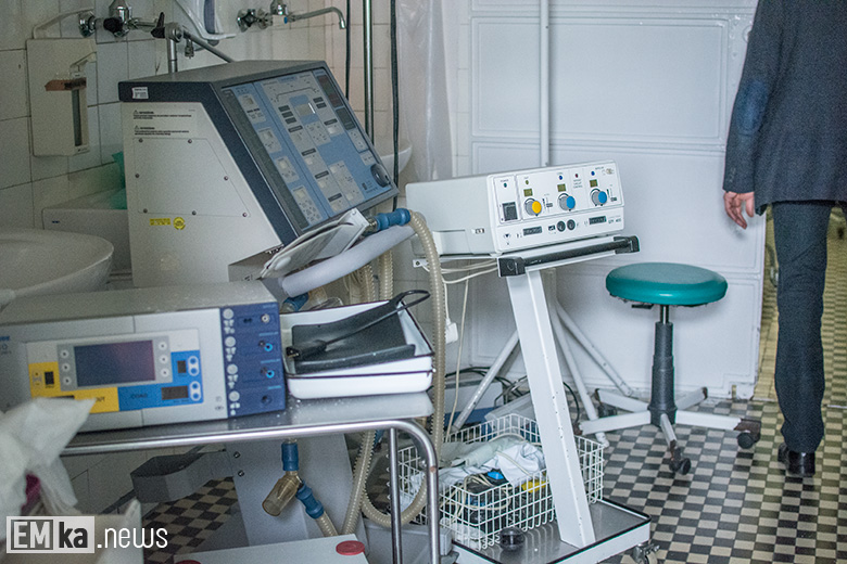 Wnętrza budynku po szpitalu w Środzie Śląskiej