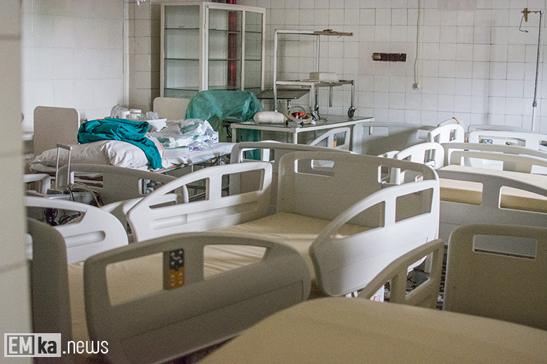 Wnętrza budynku po szpitalu w Środzie Śląskiej