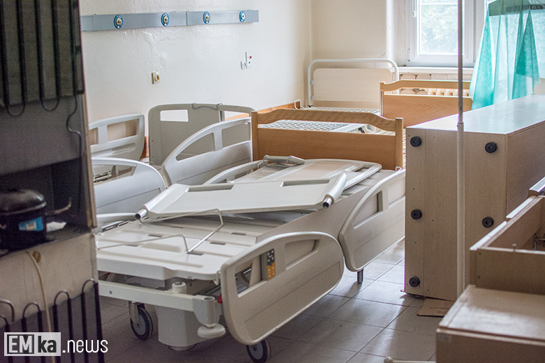 Wnętrza budynku po szpitalu w Środzie Śląskiej