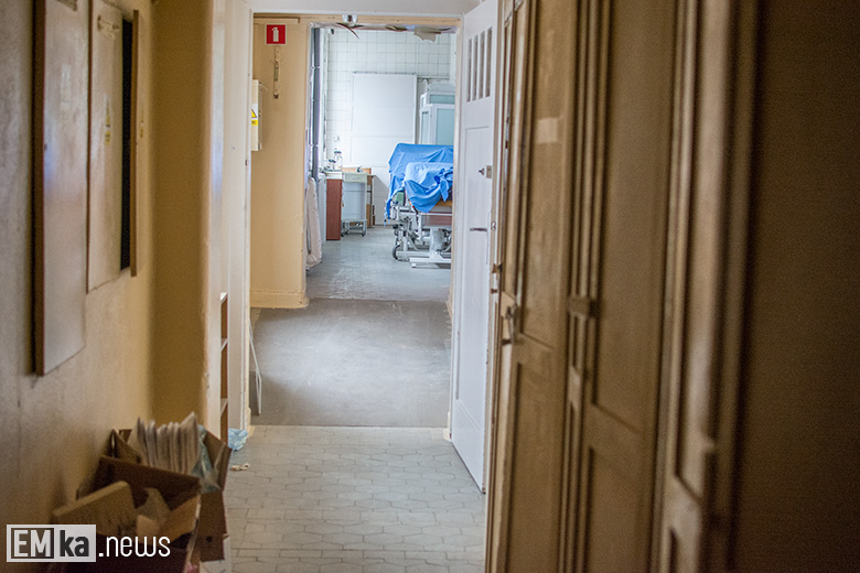 Wnętrza budynku po szpitalu w Środzie Śląskiej