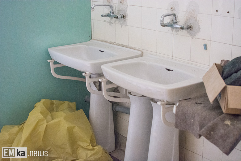 Wnętrza budynku po szpitalu w Środzie Śląskiej