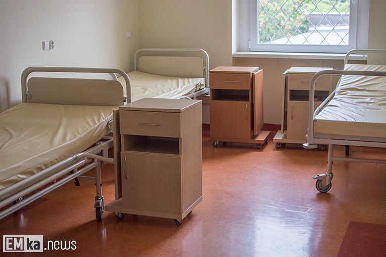 Wnętrza budynku po szpitalu w Środzie Śląskiej