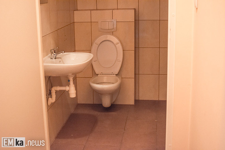 Wnętrza budynku po szpitalu w Środzie Śląskiej