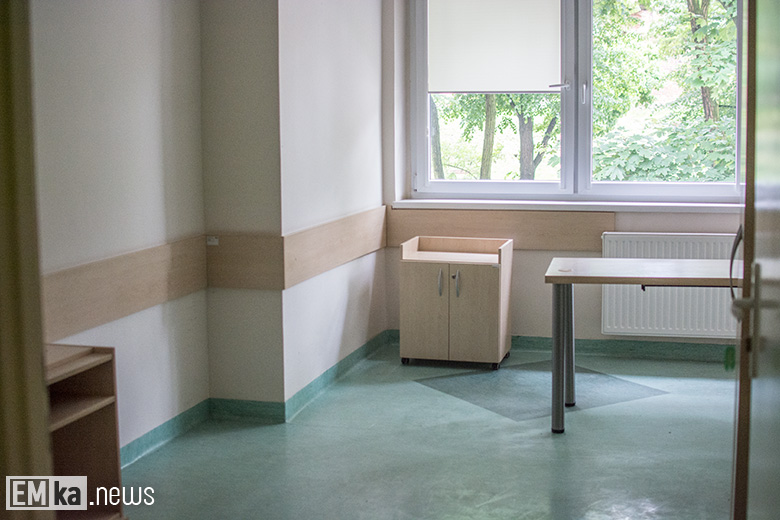 Wnętrza budynku po szpitalu w Środzie Śląskiej