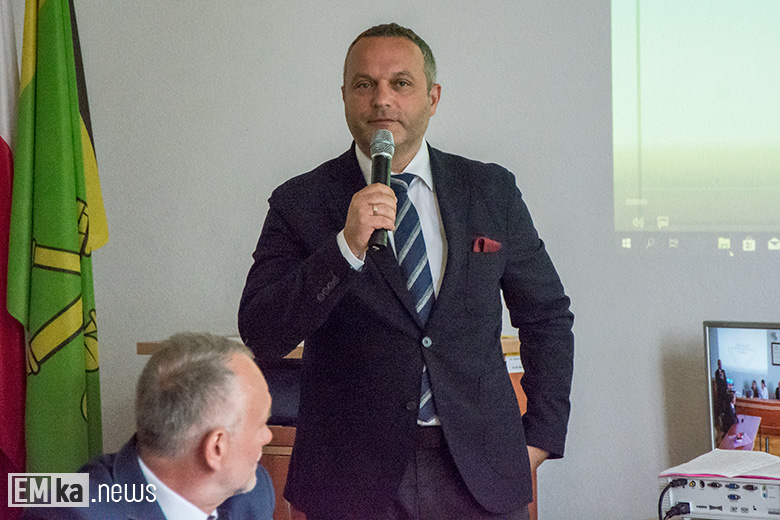 Uroczysta sesja rady powiatu