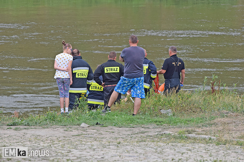 Strażacy sprawdzali sytuację na rzece Odrze