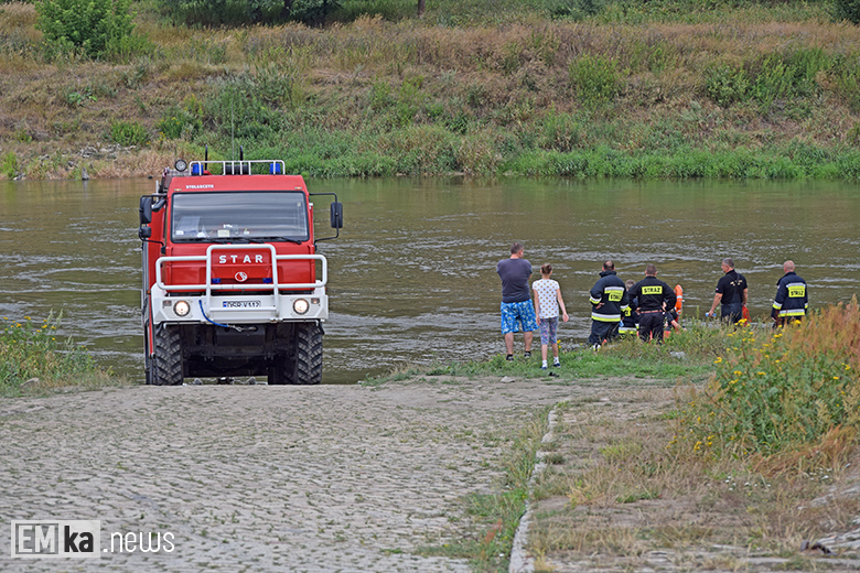 Strażacy sprawdzali sytuację na rzece Odrze