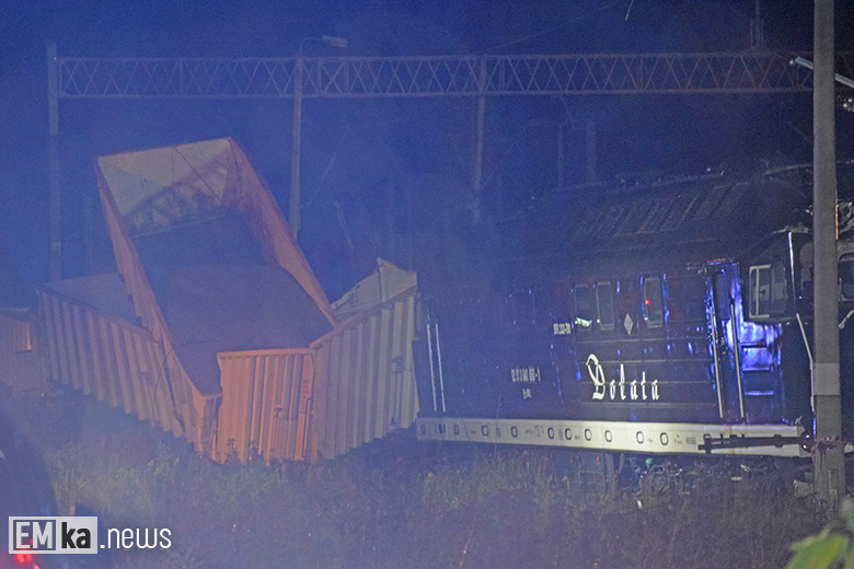 Pociąg towarowy wypadł z torów