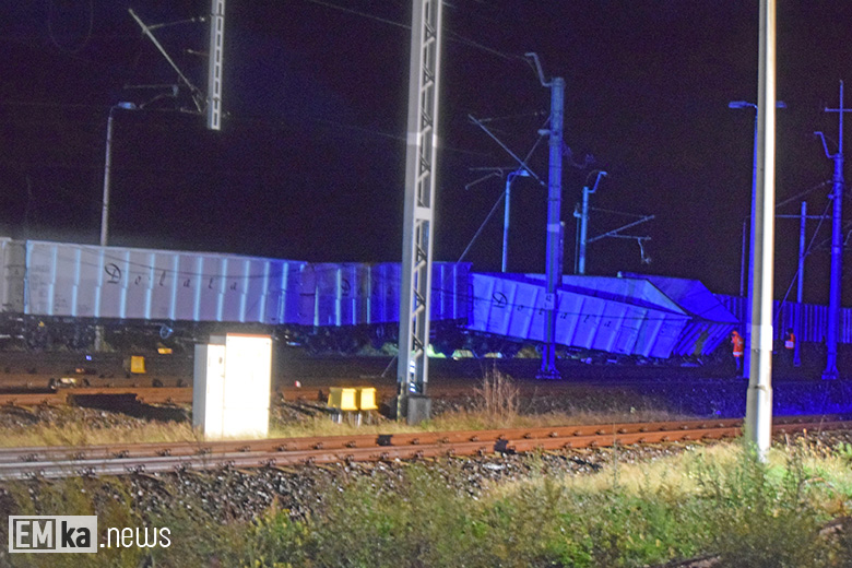 Pociąg towarowy wypadł z torów