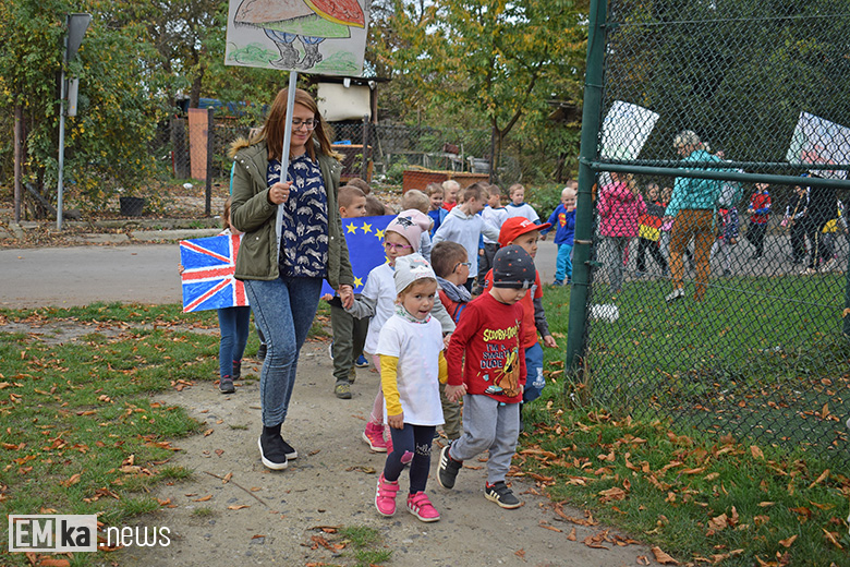 Barwny korowód i bieg przedszkolaków, czyli 15 lat Polski w UE w Malczycach