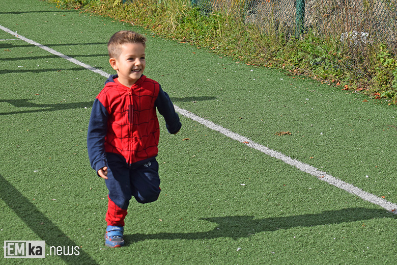 Barwny korowód i bieg przedszkolaków, czyli 15 lat Polski w UE w Malczycach