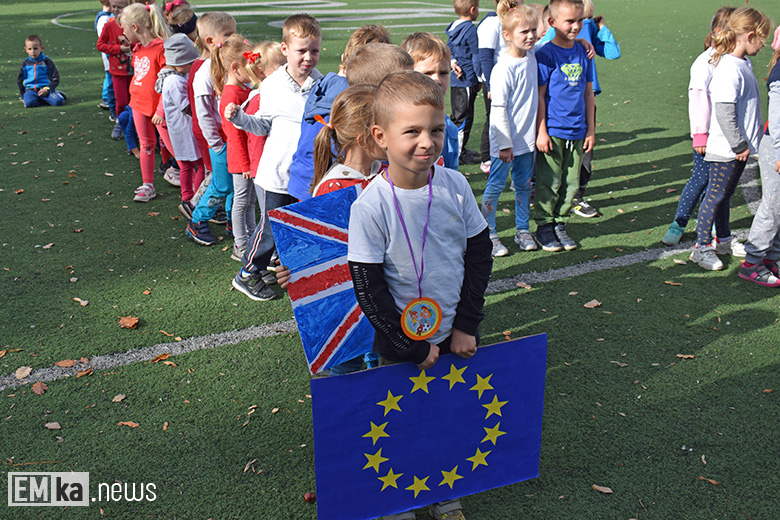 Barwny korowód i bieg przedszkolaków, czyli 15 lat Polski w UE w Malczycach